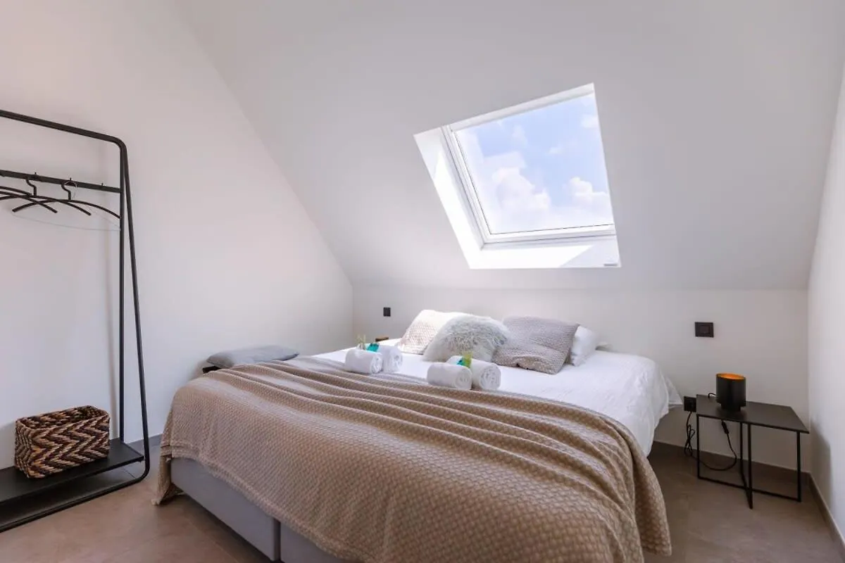 Huswell - Tosca - Lovely Double Room At Ranch De Blauwe Zaal contacts